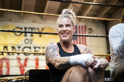 BKFC 56’s Bec Rawlings claims she started OnlyFans。